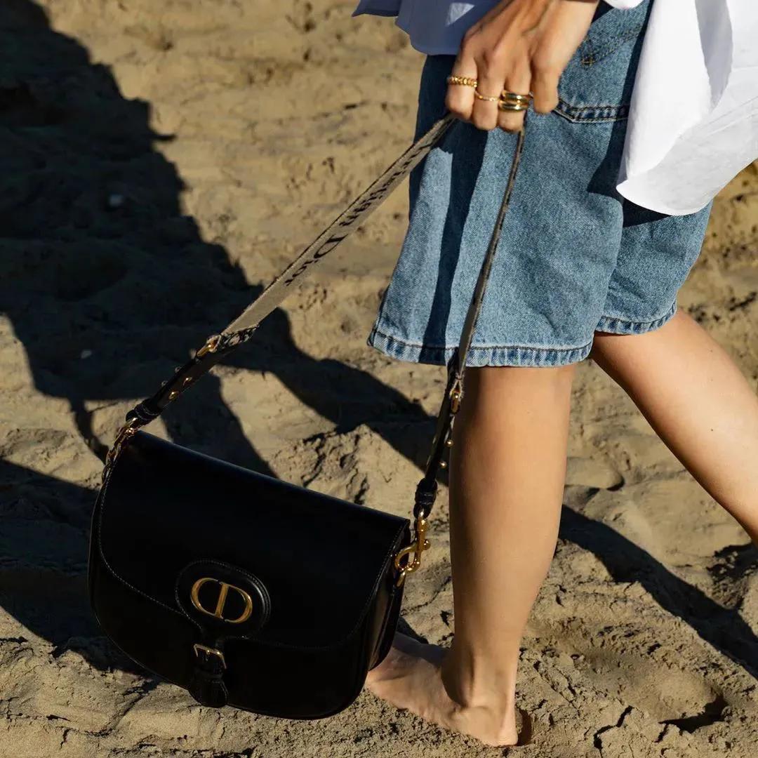 包包保养包括有什么,包包的护理和保养