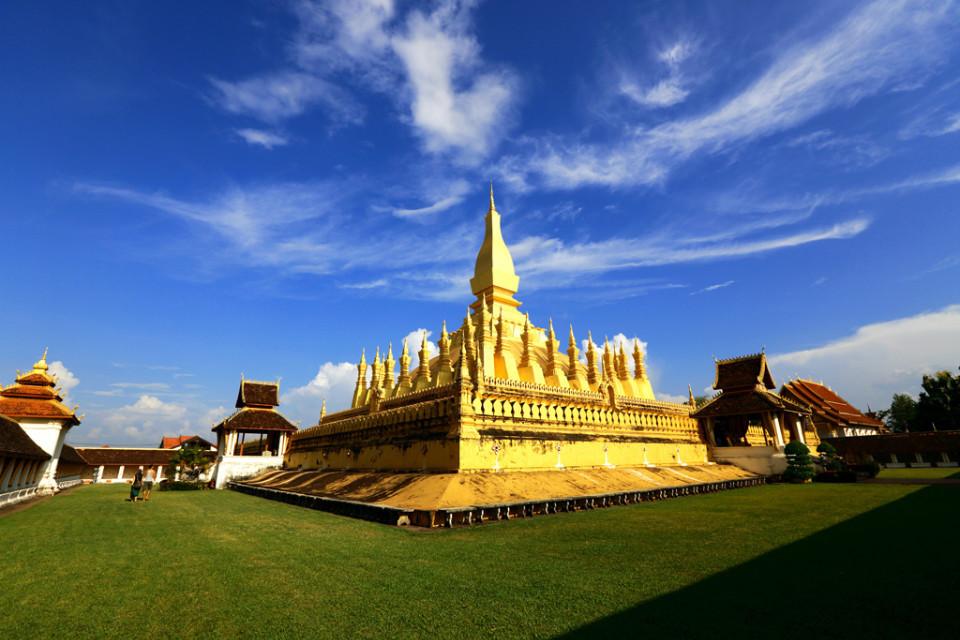 游客直言：在老挝花5元买了一个“毛蛋”，剥开皮一看，食欲全没