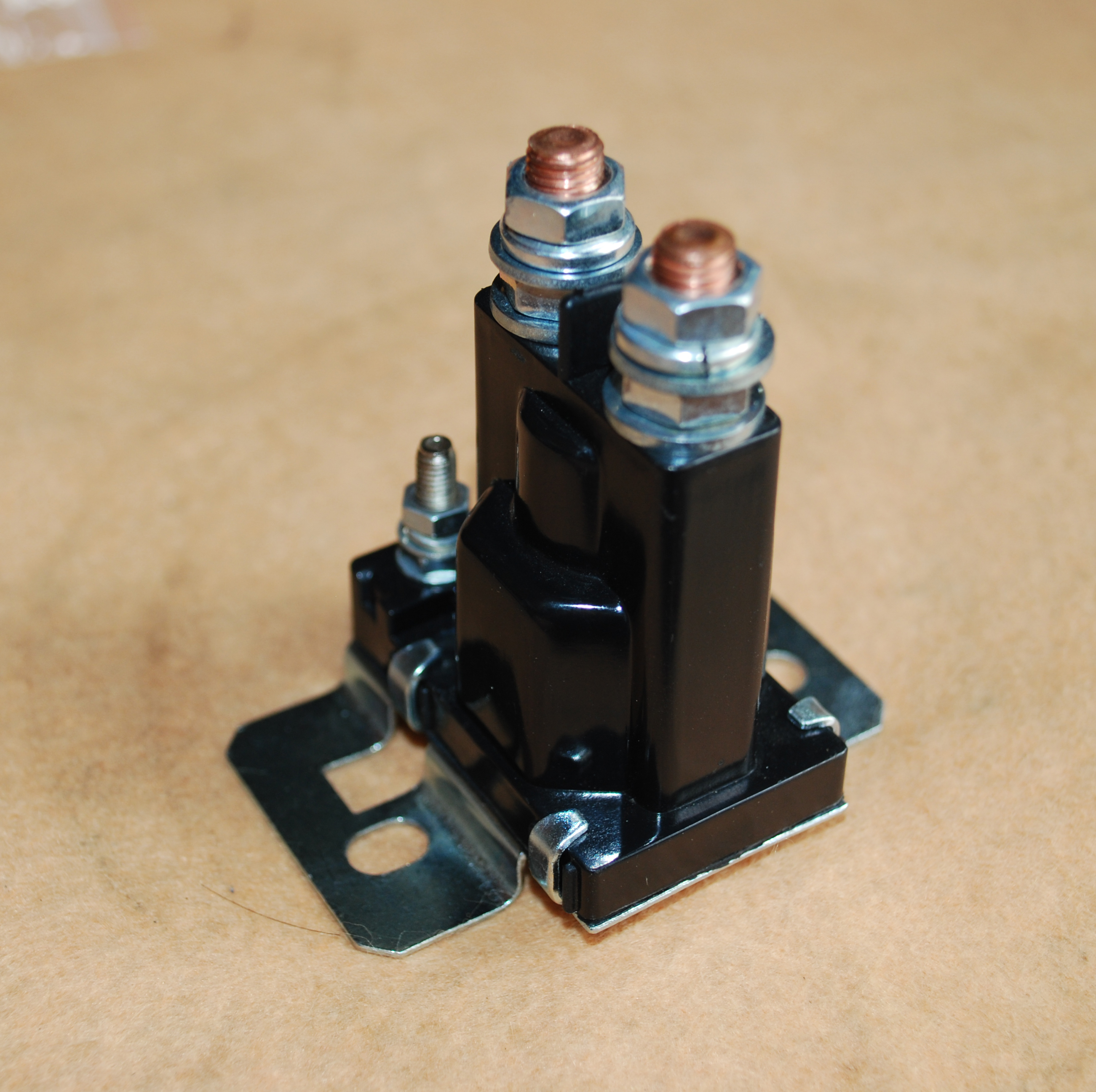 按钮开关触点接触不良怎么处理,总闸电源开关坏了会出现什么情况