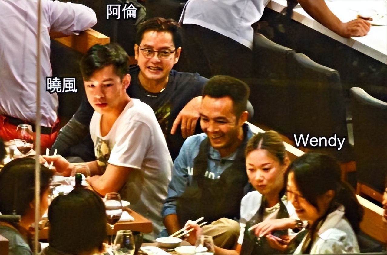 谭咏麟25至70岁,谭咏麟22岁到70岁