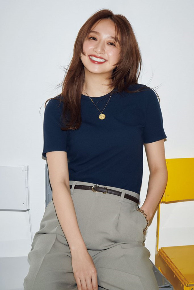 有哪款适合你的夏季穿搭垂感十足,夏季日常时髦的穿搭高级又简约