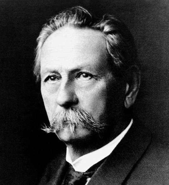 世界上第一辆汽车是大众吗,世界上第一辆汽车是中国发明的吗