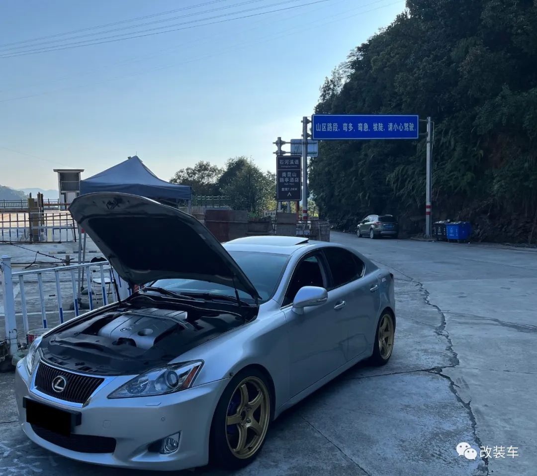 3.5V6+后驱的雷克萨斯IS300，雷车也能玩出烂仔范
