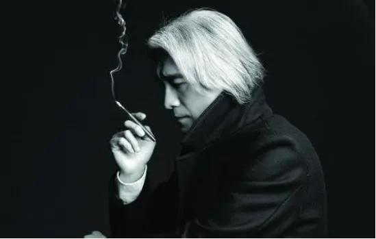 才情敏捷如尿崩，风流多彩真性情，他是港乐填词界的潘源良