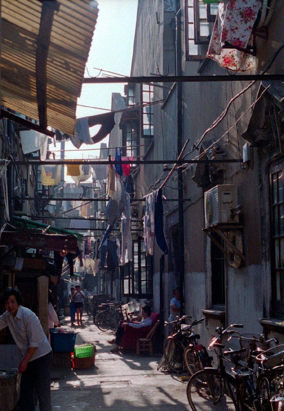 日军兽行照片:当着父亲的面玷污他女儿,临走还残忍割下妻子乳房