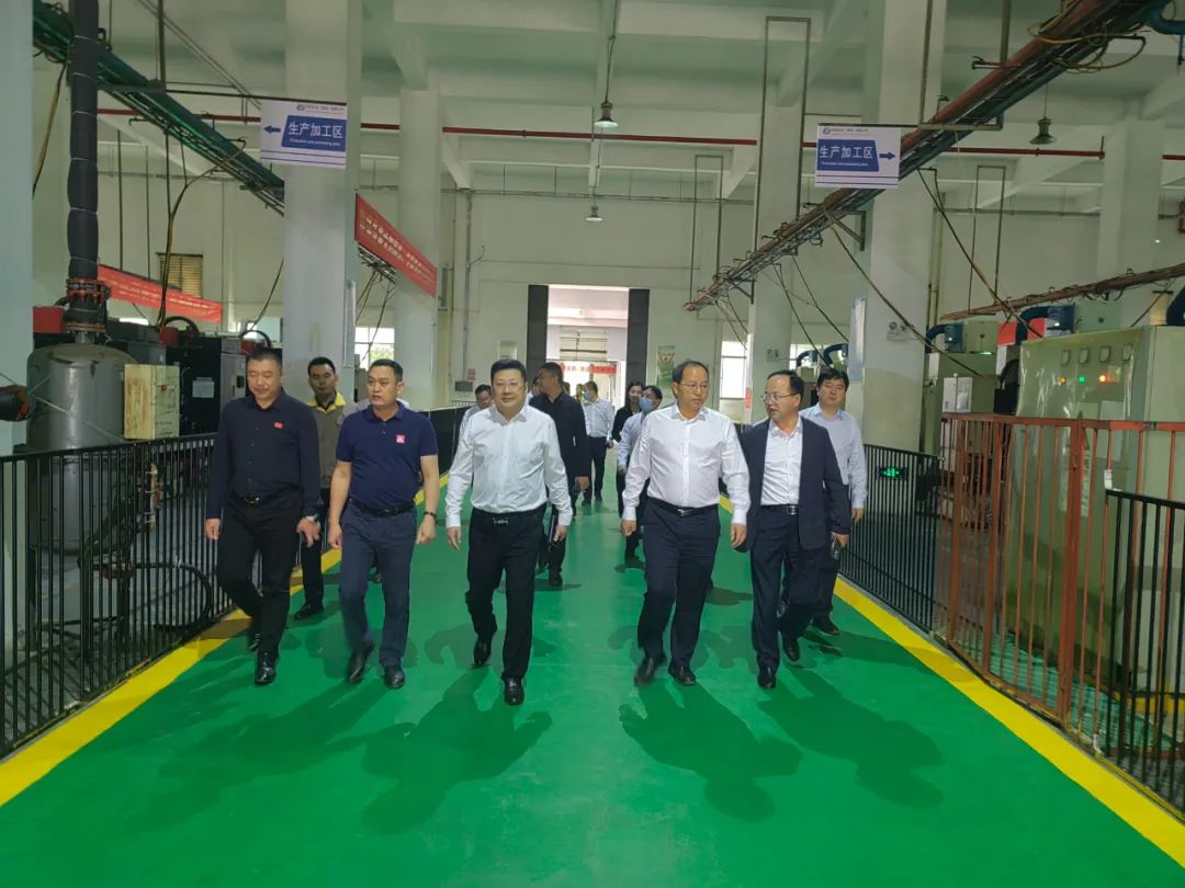 卧龙区委书记吕志刚会见中如建工集团有限公司董事局主席宋小忠一行