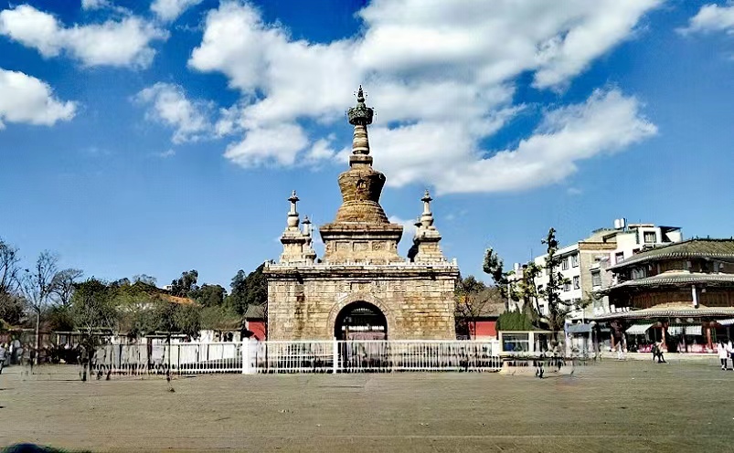 昆明旅游必去十大景点有哪些,昆明市区必玩旅游景点排名前十