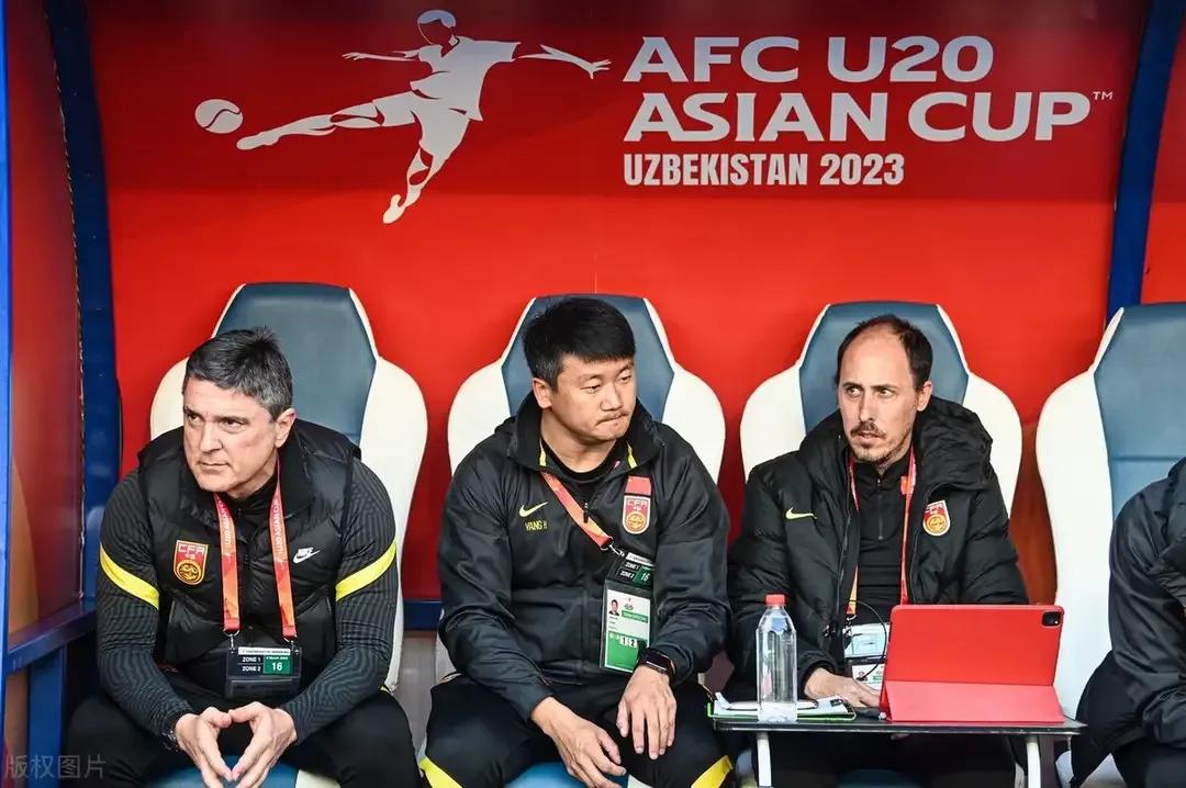 赢球才重要，既想赢又踢的好看，这个要求对于中国球队太高