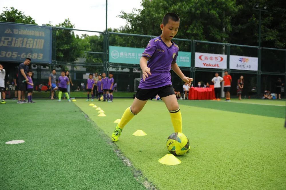 足球运动可以锻炼身体哪些方面,足球运动的体育精神和文化价值