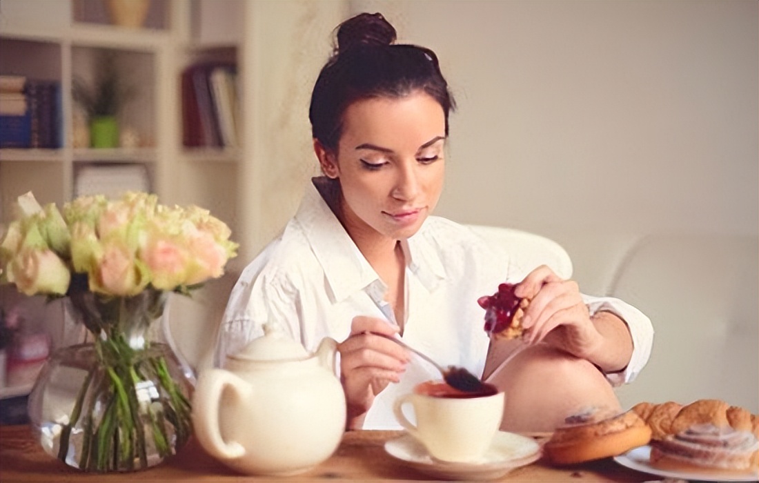 例假结束后十天有褐色分泌物腹痛,为什么例假后分泌物是咖啡色