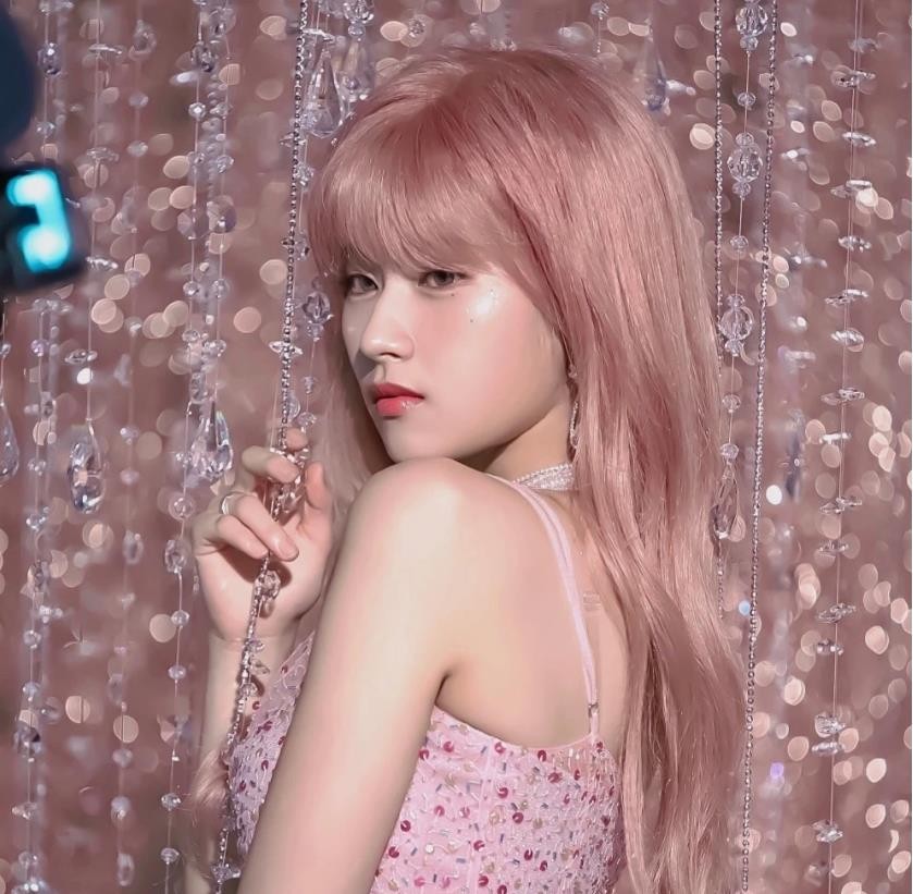 sana在twice排第几,sana在twice里的地位