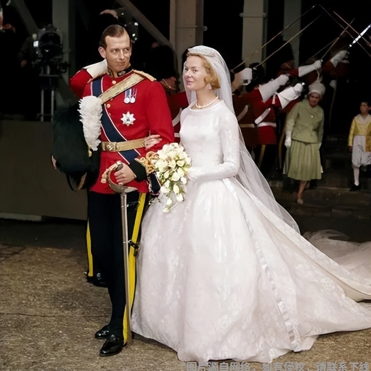 英国皇室手链,英国王室蓝宝石手链