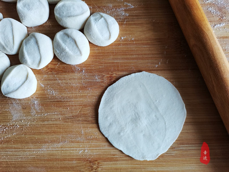 锅贴是封口好吃还是不封口好,锅贴较教程