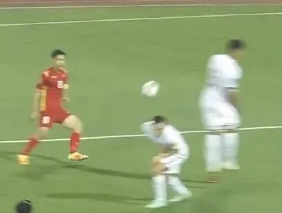 吴曦躲球慢镜头,吴曦躲球帝是什么梗