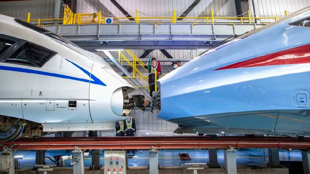 这十年|高铁网交织环扣动车组奔腾竞驰