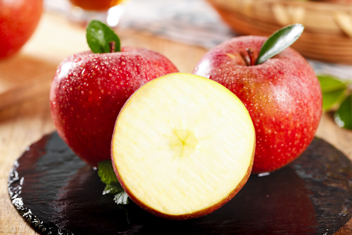 红富士苹果大的好还是小的好,富士苹果条红和片红区别