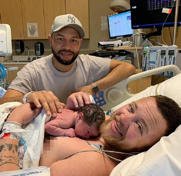 美国男子通过手术生下男孩,美国一男子顺利诞下男婴