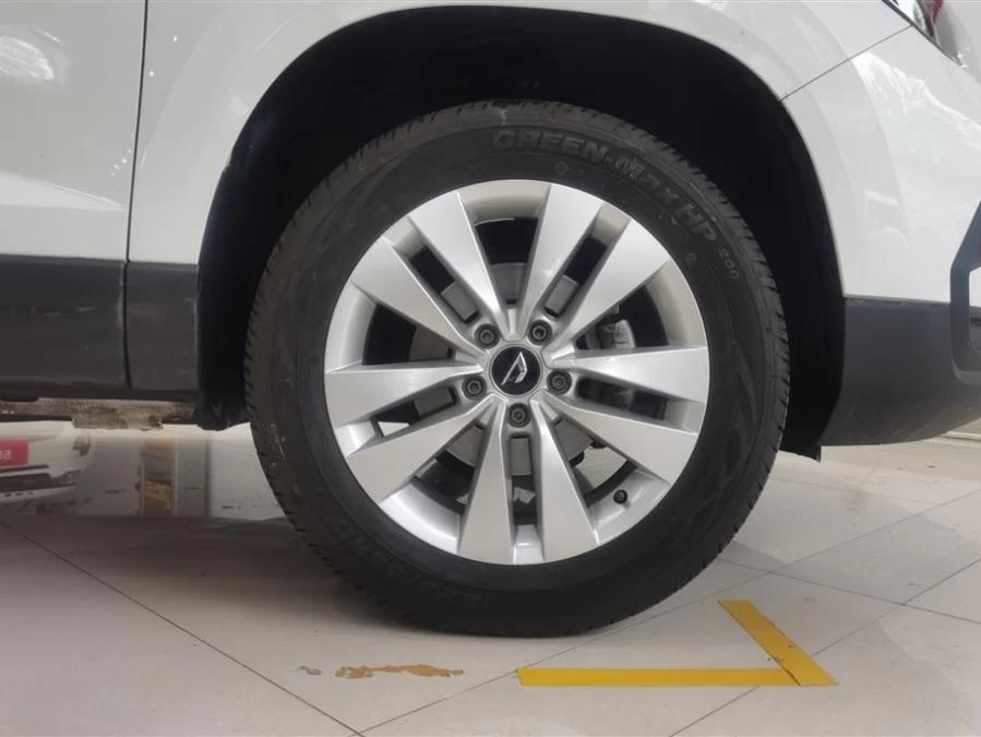 捷达vs5自动挡怎么看里程数和油耗,捷达vs5中配全款落地价百公里油耗