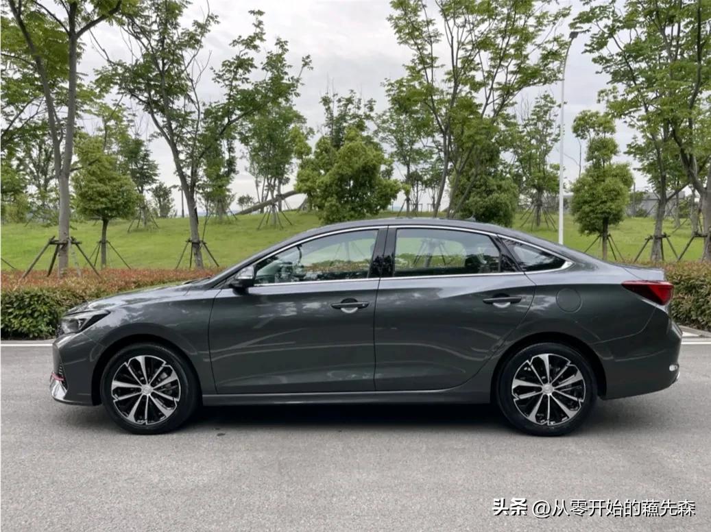 长安逸动uni-t尊贵版,长安逸动对比长安uni-t