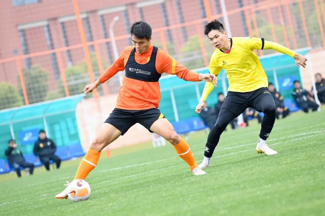 季前备战|阴雨消散，武汉队继续热身赛节奏