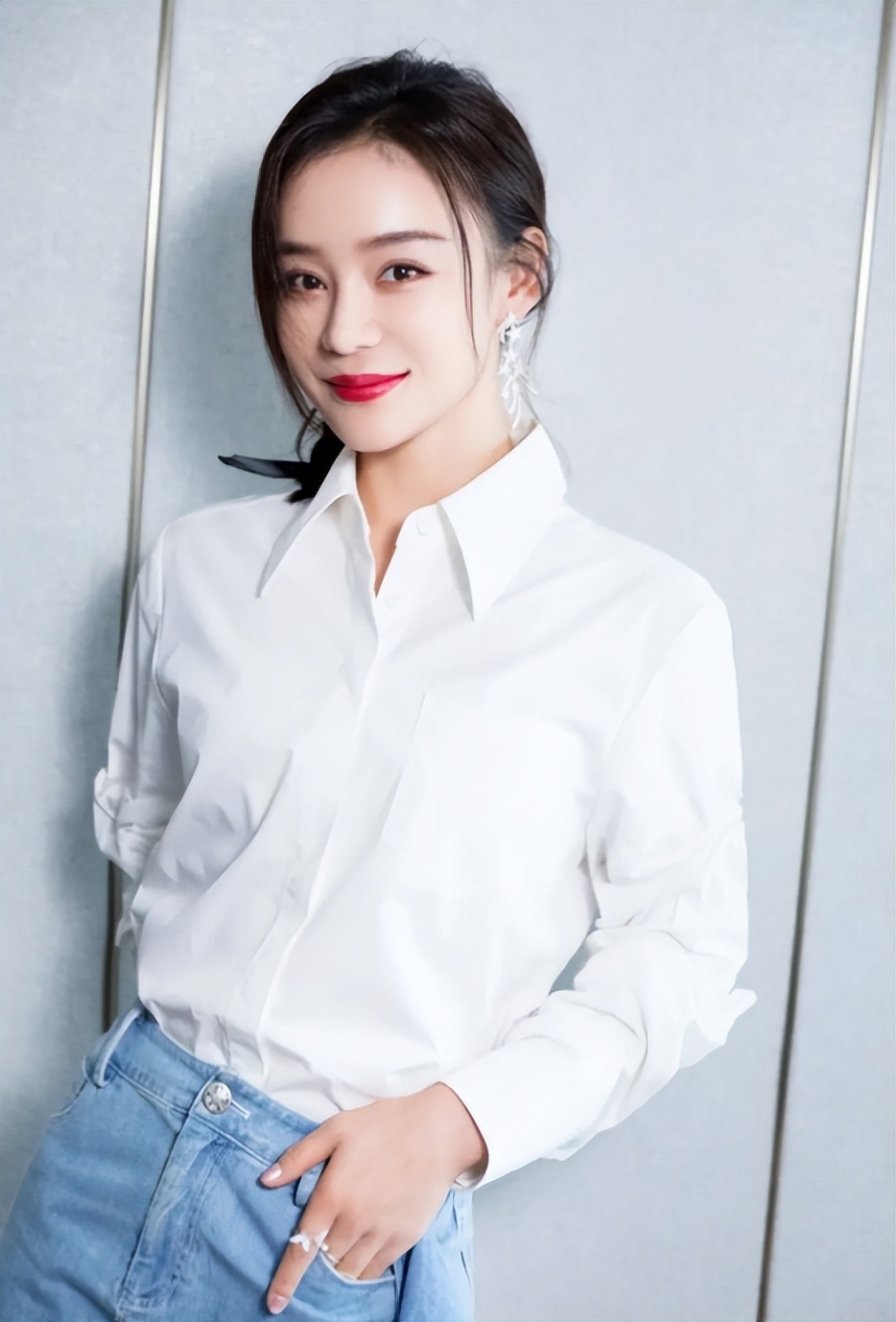 袁姗姗的一个小动作为自己反黑了,袁姗姗为什么可以洗白成功