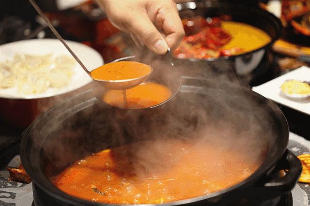 衣服上溅到油污怎么办,啫喱水加牙膏可以去除衣服油污吗