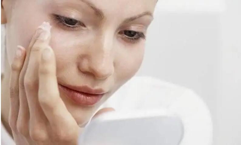 乳液和面霜区别是什么,乳液和面霜的区别大吗