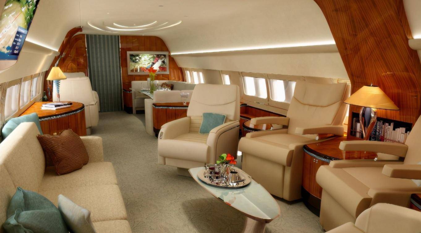 “灰姑娘”多年不孕，却获印度首富一生独宠，这个女人不简单