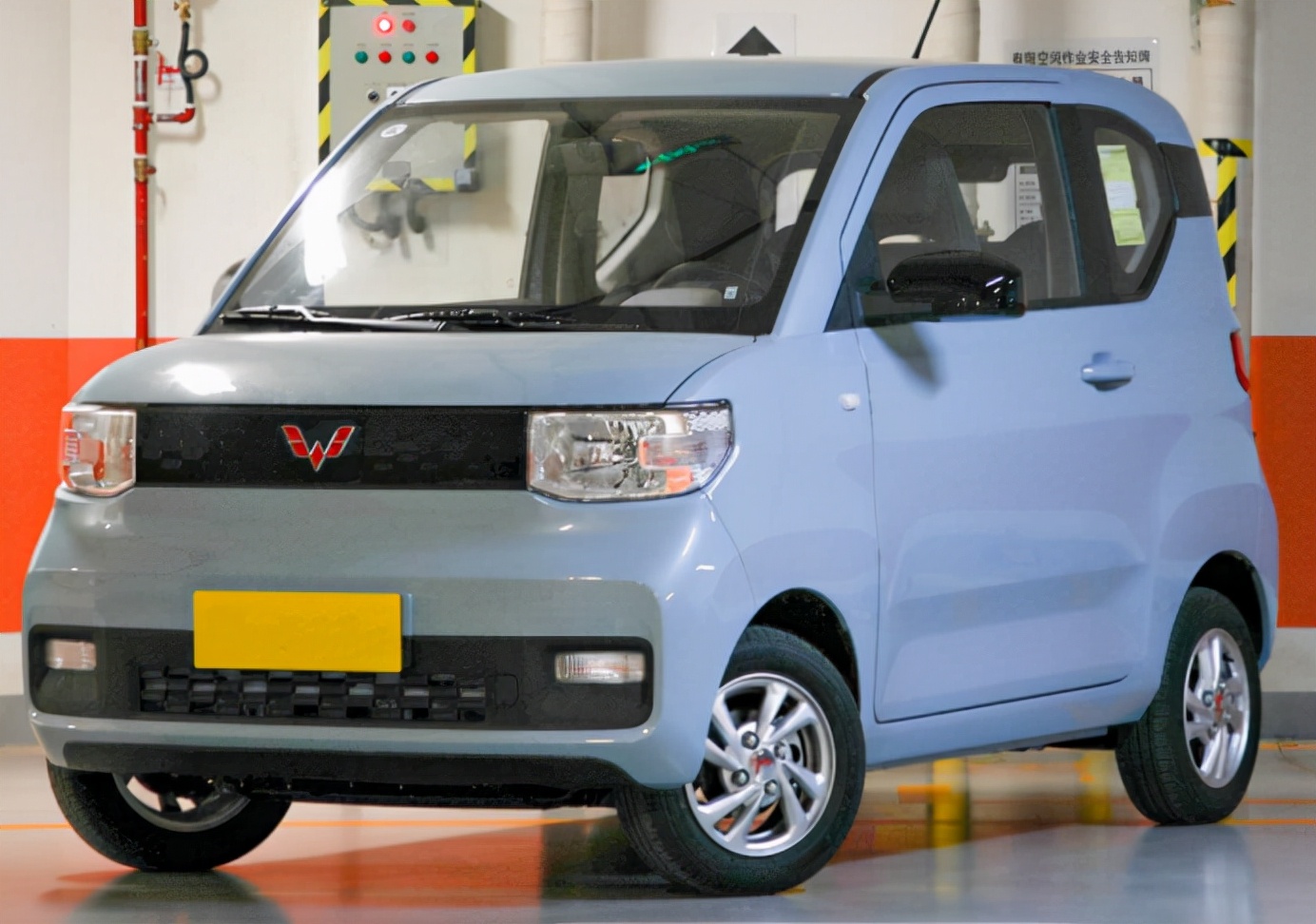 销量暴跌五菱宏光miniev跌落神坛,宏光miniev销量第一