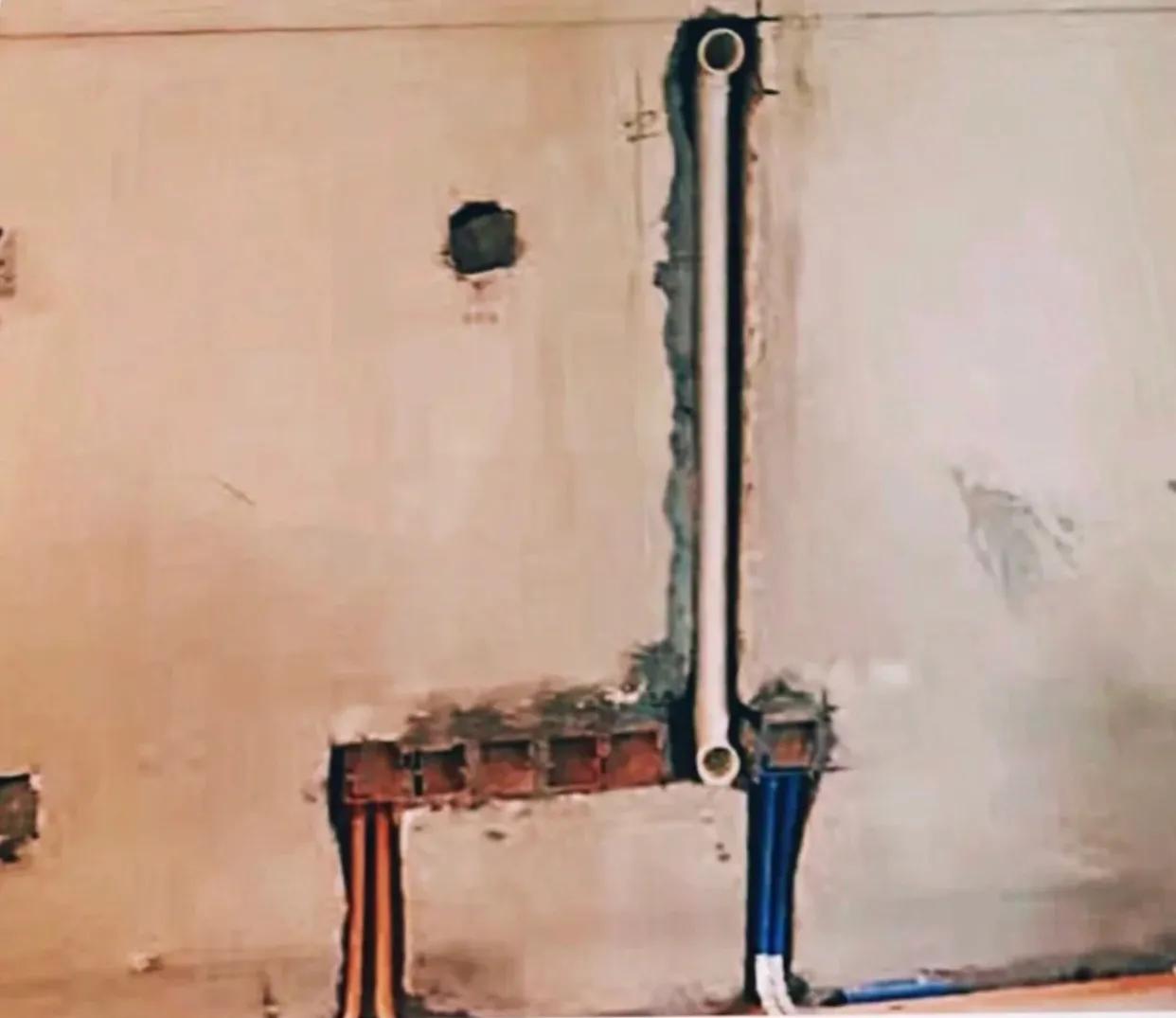 悬空电视柜和放地上的哪个更实用,地面电视柜和悬空电视柜