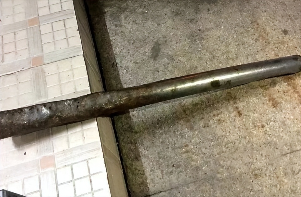 四川丈夫打死妻子的真实事件,女子半夜回家发现丈夫已经被害