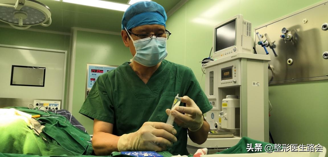 自体脂肪丰额头的危险,自体脂肪和膨体