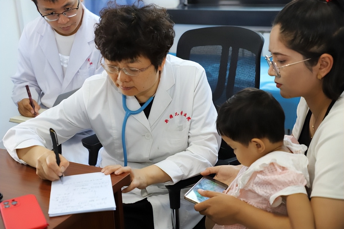 北京儿童医院特需门诊是急诊吗,北京儿童医院的特需门诊在哪