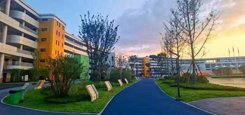 缁甸槼涓滆景楂樼骇涓鎺㈡牎,缁甸槼涓滆景楂樼骇涓鎺㈣