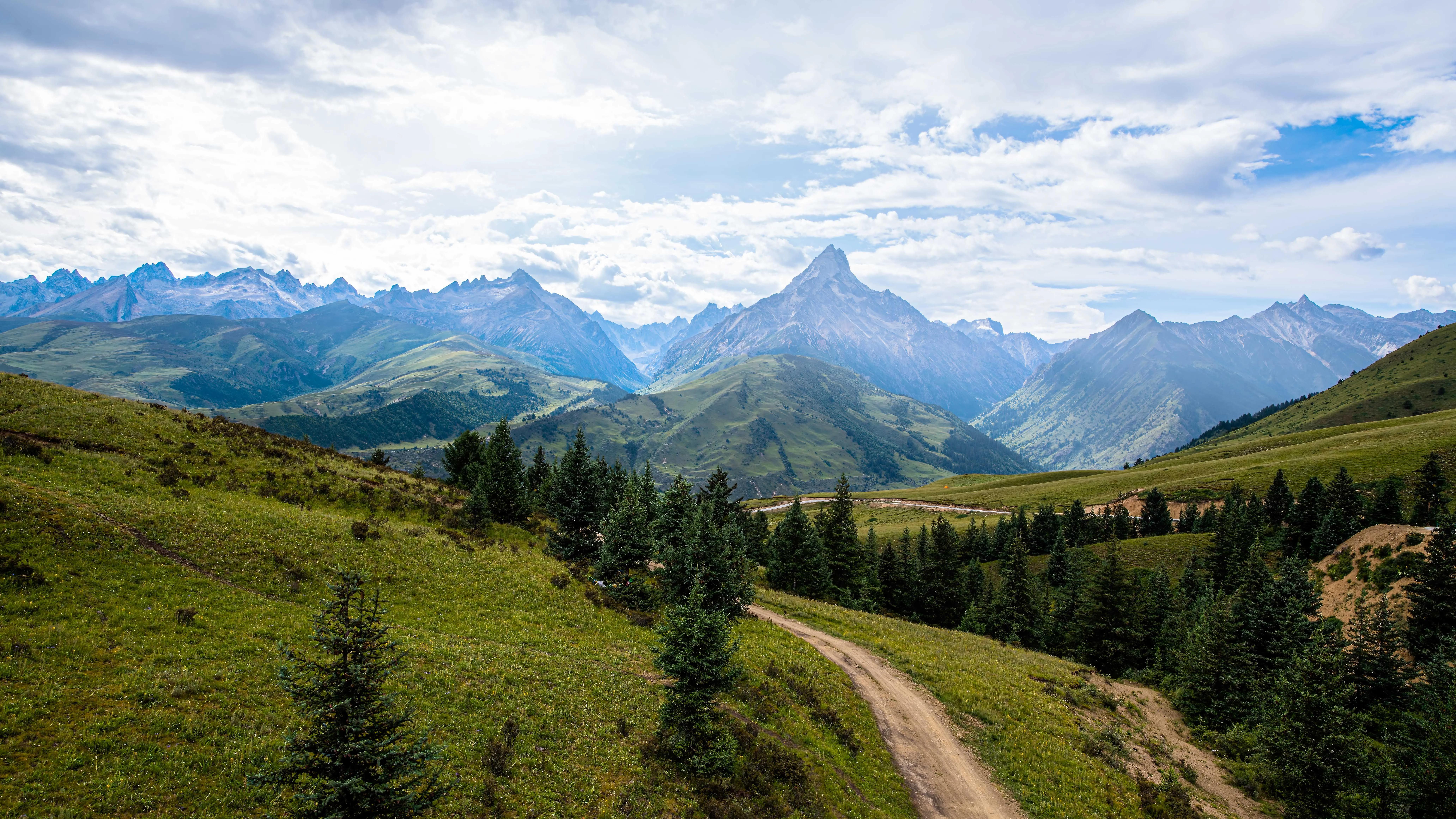 甘孜州最美风景在路上,金秋的甘孜州