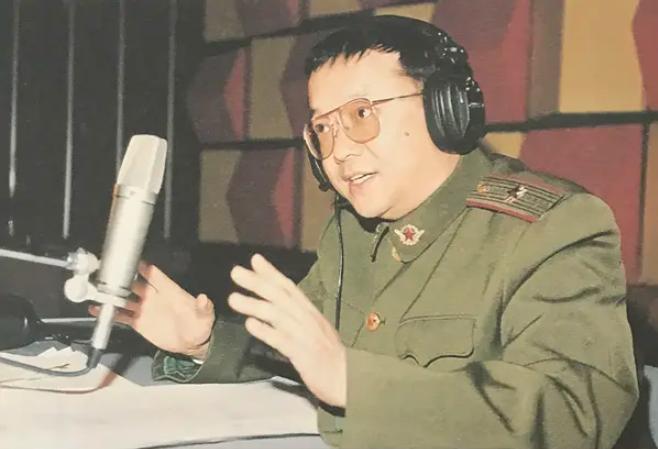 歌手成方圆年轻时候的照片,成方圆是80年代的当红歌星