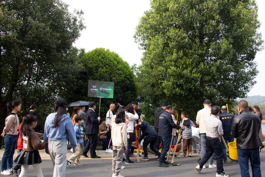 仙岭湖畔三马国际名车植树节公益活动圆满落幕