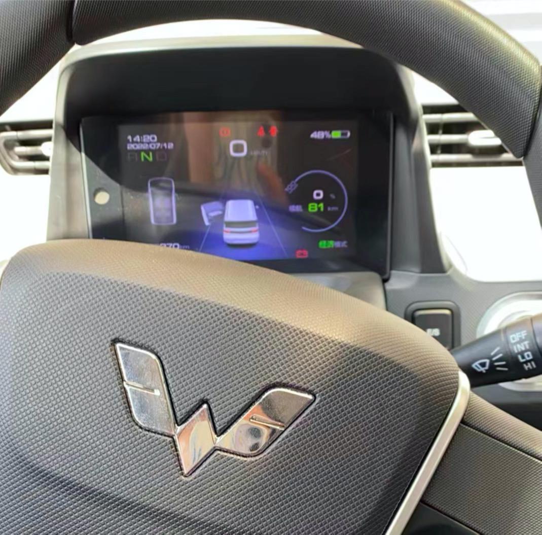 宏光miniev和奇瑞qq冰淇淋,五万块钱五菱宏光mini