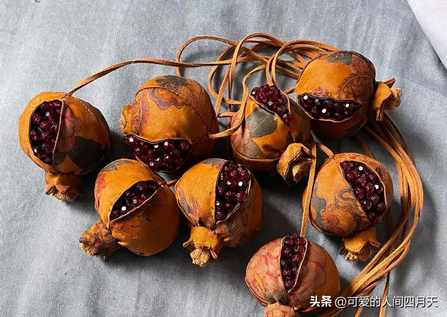 香云纱挂件图解,结籽石榴小挂件