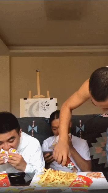 地铁时髦的上海阿姨,地铁上海阿姨