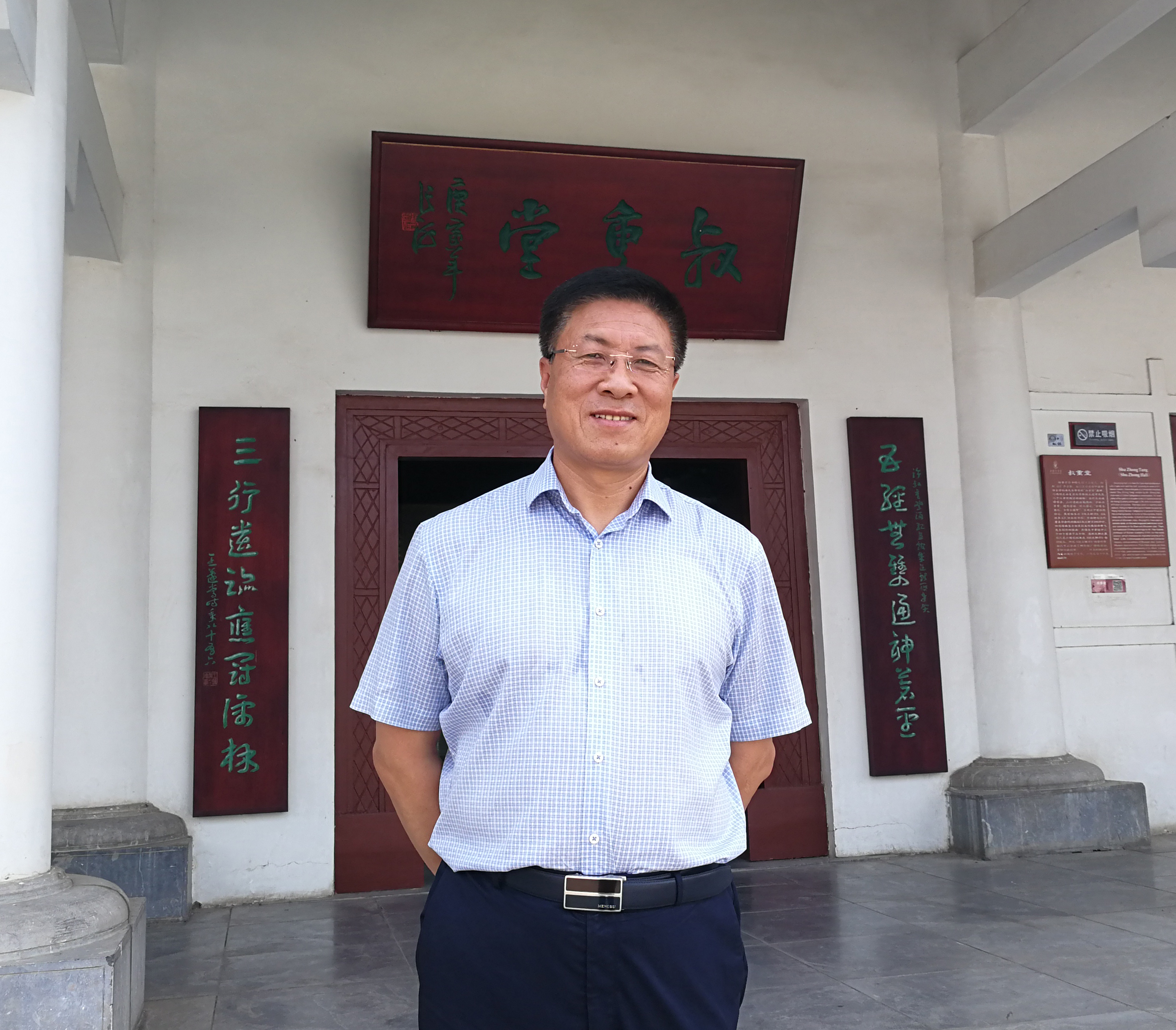 诗人张嵩诗歌作品选读塞上春早