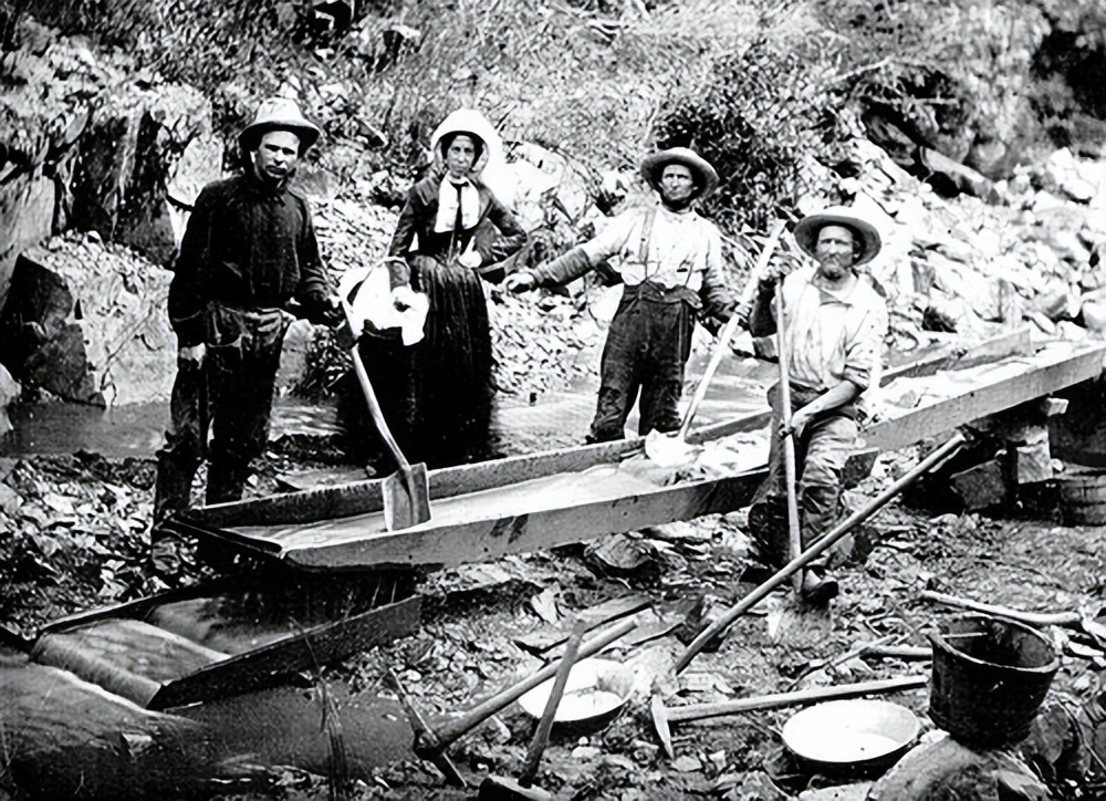 中美交往的三个原则,中美交往开端