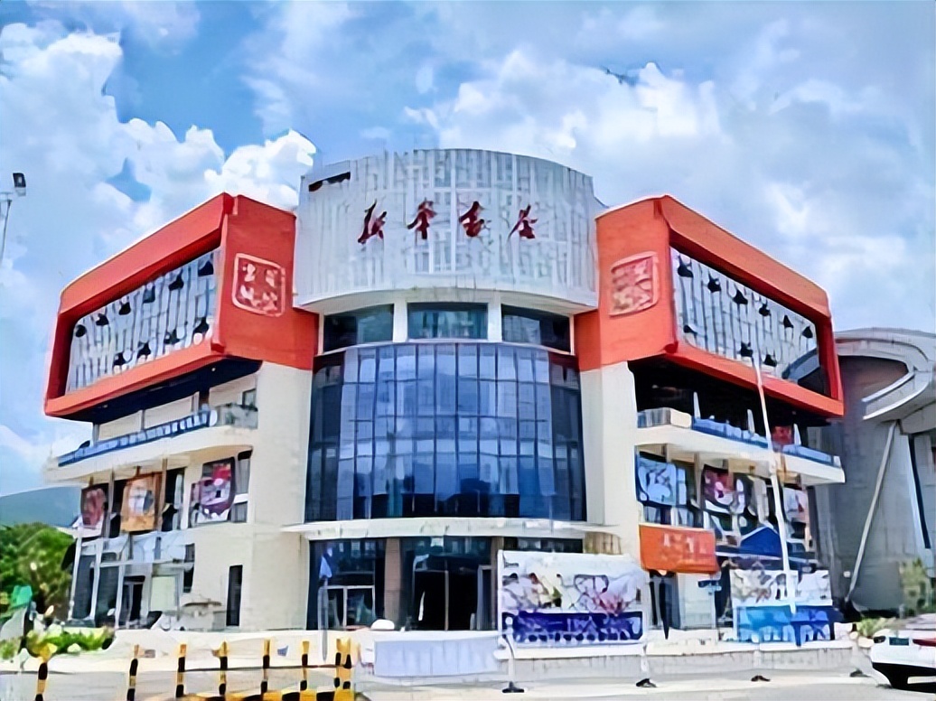新华书店为啥经久不衰,新华书店究竟靠什么