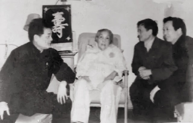 1934年长征前，陈毅找到*德朱**：我还要指挥作战，请不要把我留下