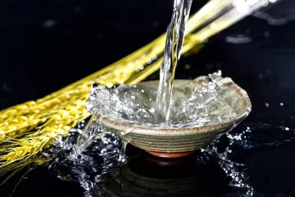 饭局上如何应对讽刺,饭局被人瞧不起