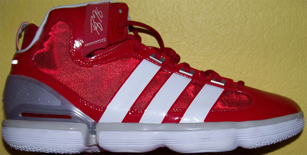 德怀特霍华德奥兰多,阿迪达斯霍华德历代篮球鞋图片