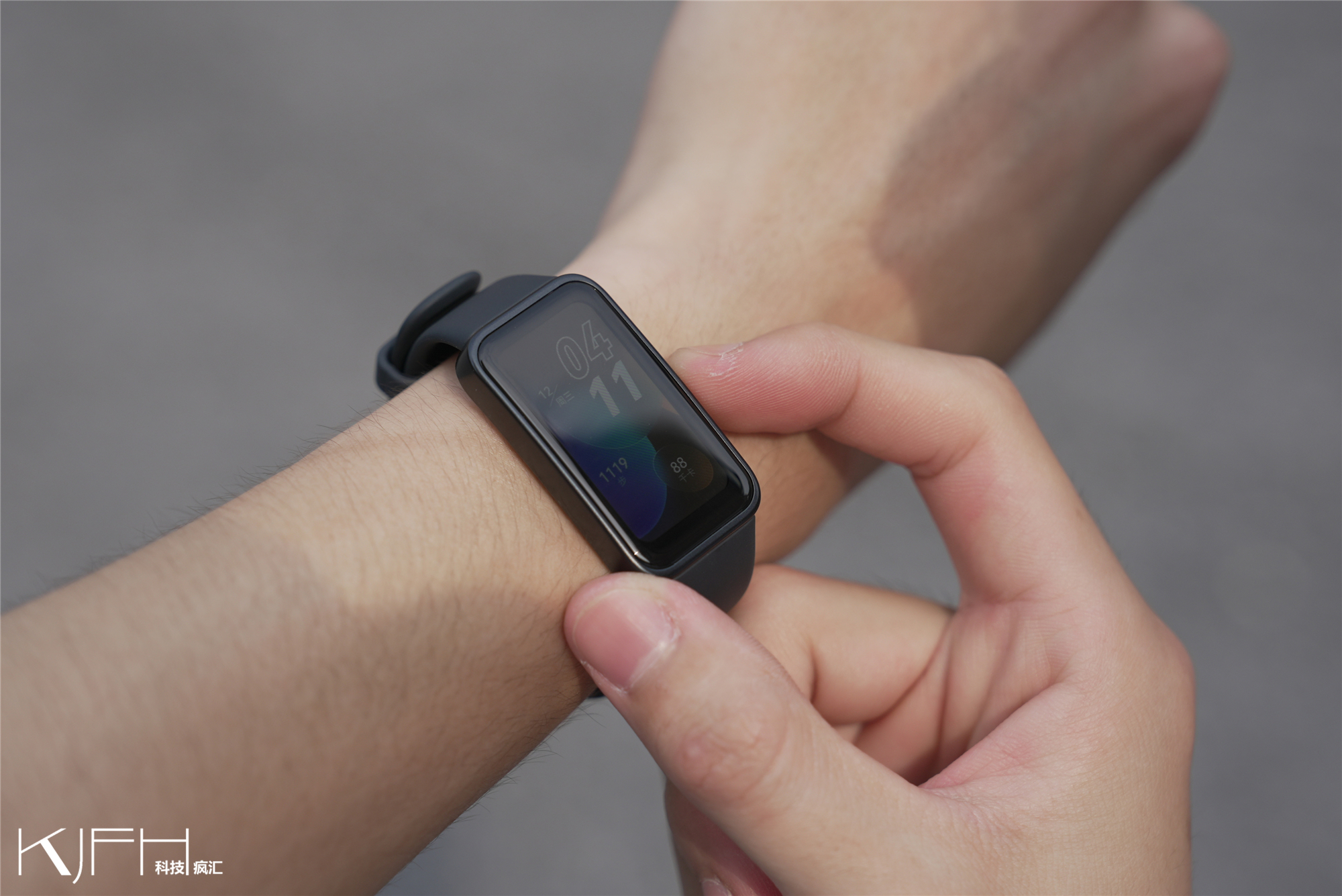 华为手环8续航时间实测,华为手环8pro和红米手表3