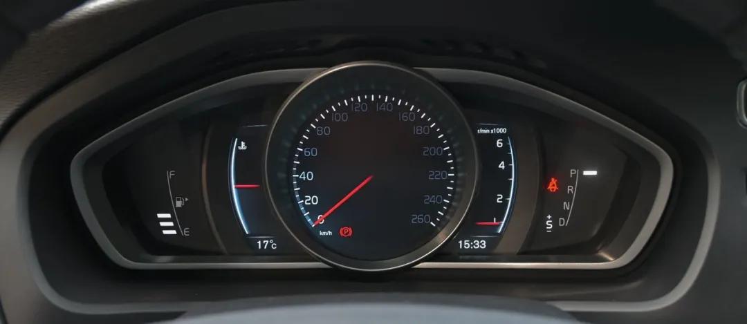 沃尔沃v40算钢炮吗,二手沃尔沃v402018款