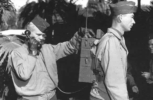 移动通信技术历史,移动通信的发展史论文