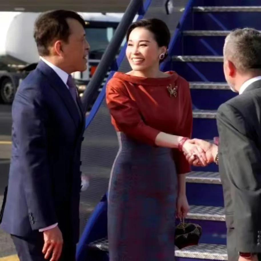 泰国国王出席查尔斯三世加冕礼,泰国国王出席英国国王加冕仪式